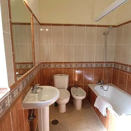 Sleeps 6 With Pool Air Con And Wifi 别墅 *