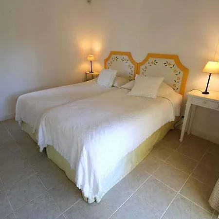 Sleeps 6 With Pool Air Con And Wifi 韦尔都勒博