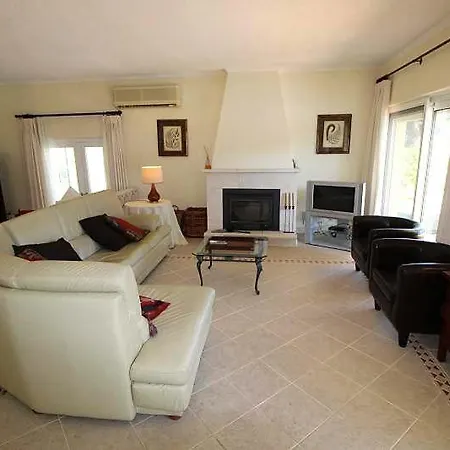 Sleeps 6 With Pool Air Con And Wifi * 韦尔都勒博