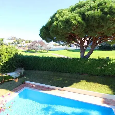 Sleeps 6 With Pool Air Con And Wifi 韦尔都勒博