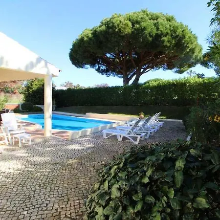 Villa Sleeps 6 With Pool Air Con And Wifi